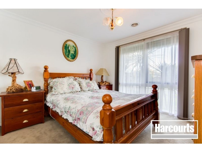 14 Phillip Court, Cranbourne North VIC 3977