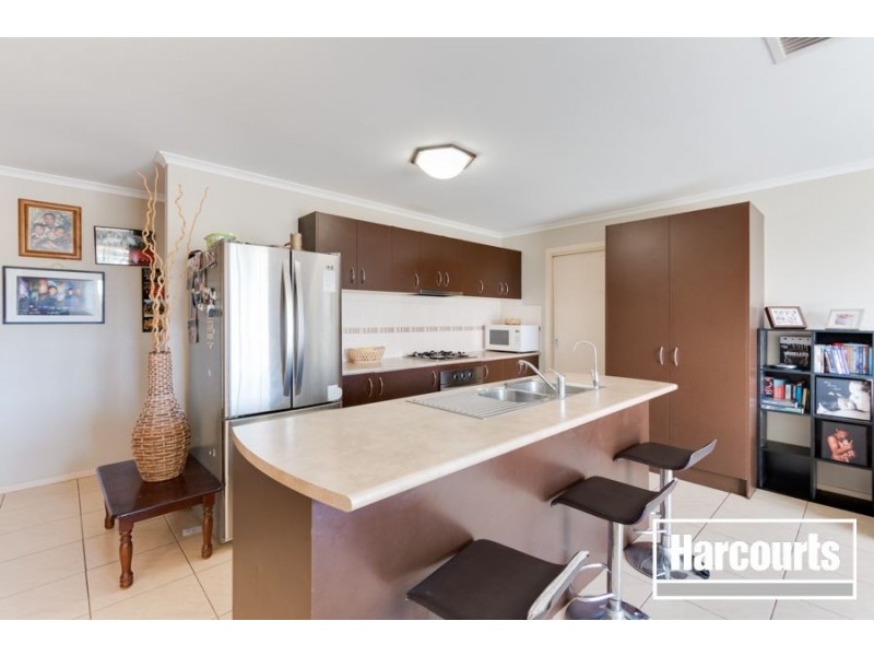 64 Pepperbush Circuit, Cranbourne VIC 3977