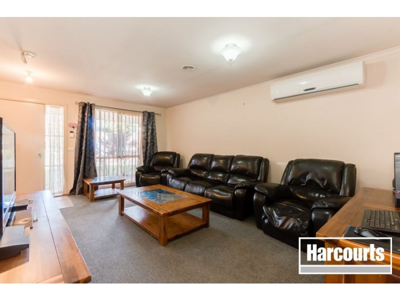 12 Nyarrin Place, Cranbourne West VIC 3977