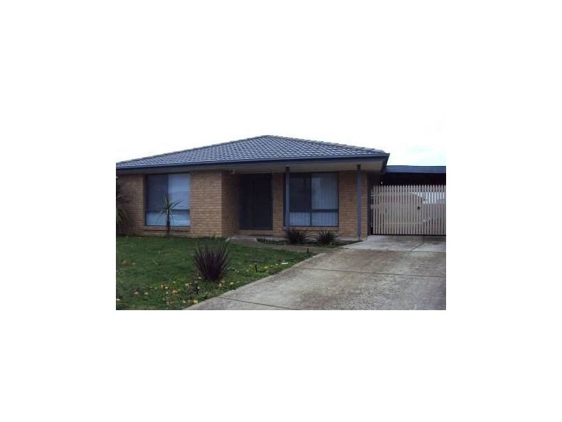 8 Mingay Place, Cranbourne West VIC 3977