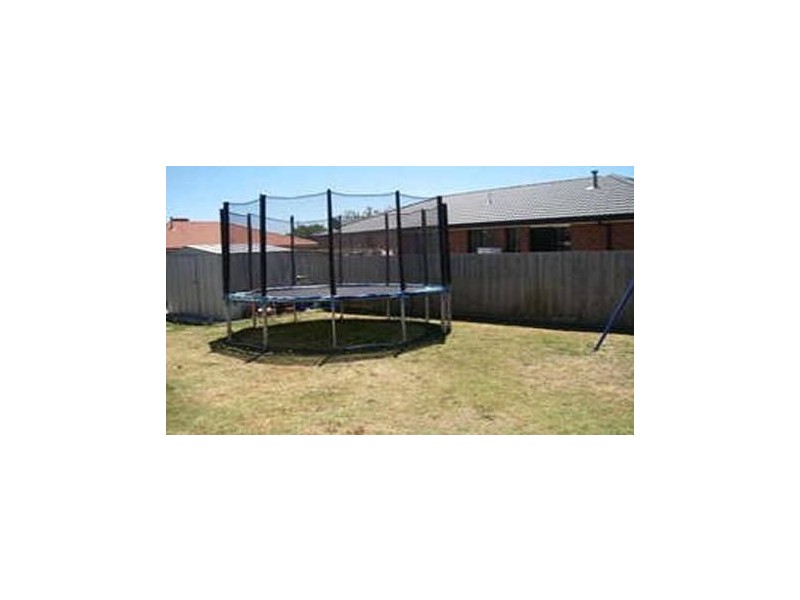 8 Mingay Place, Cranbourne West VIC 3977