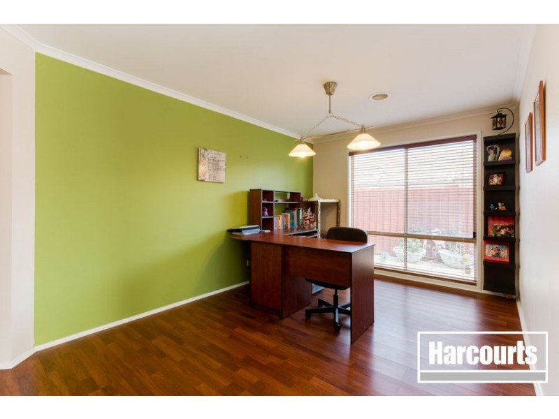 39 Henry Lawson Drive, Lynbrook VIC 3975