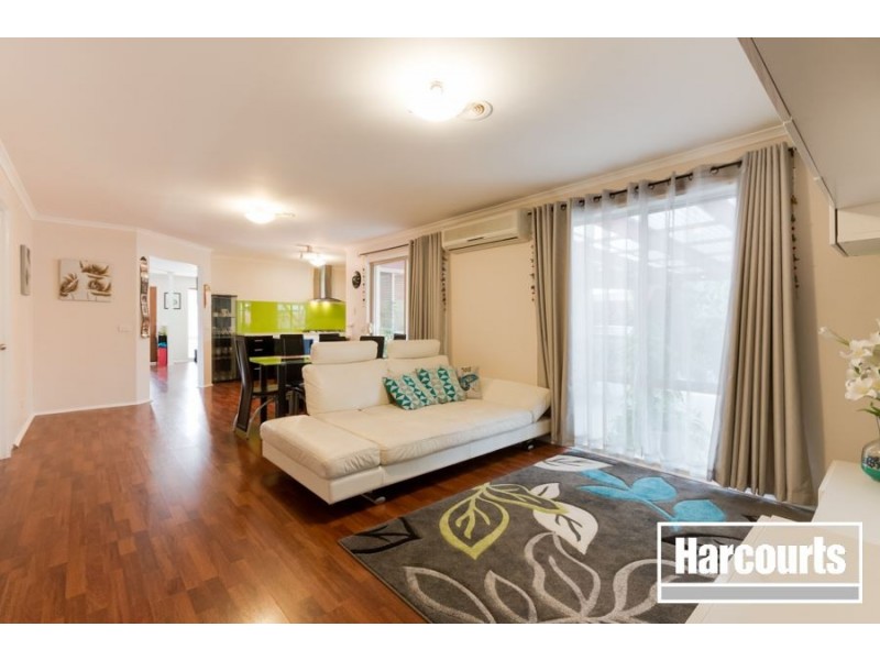 39 Henry Lawson Drive, Lynbrook VIC 3975