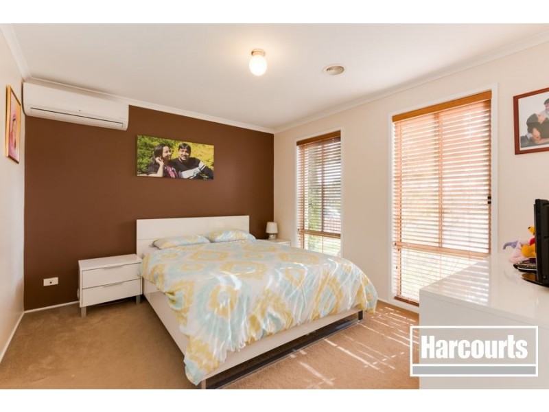 39 Henry Lawson Drive, Lynbrook VIC 3975