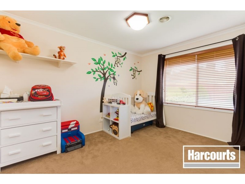 39 Henry Lawson Drive, Lynbrook VIC 3975
