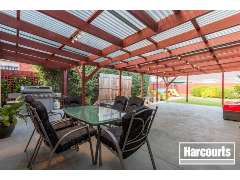 39 Henry Lawson Drive, Lynbrook VIC 3975