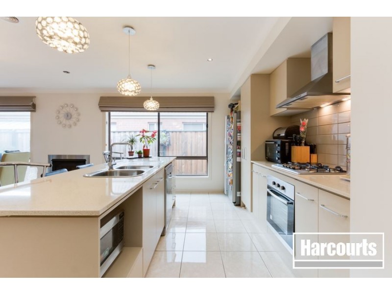 9 Rock Daisy Drive, Cranbourne West VIC 3977