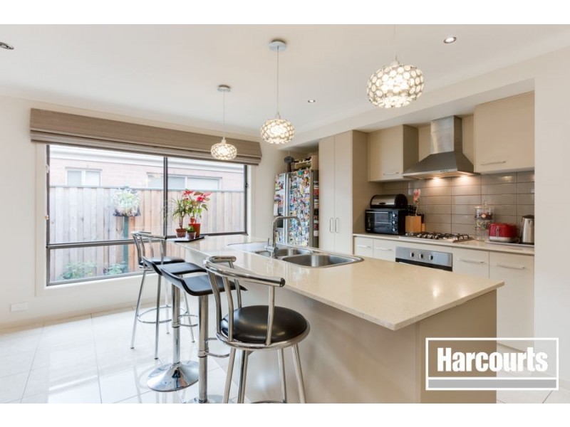 9 Rock Daisy Drive, Cranbourne West VIC 3977