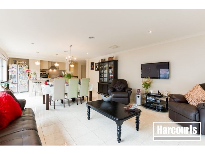 9 Rock Daisy Drive, Cranbourne West VIC 3977