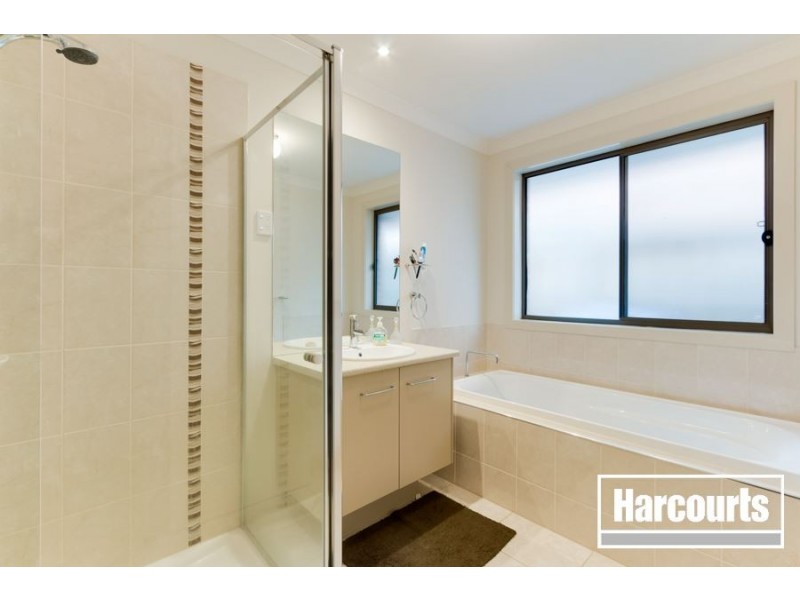 9 Rock Daisy Drive, Cranbourne West VIC 3977