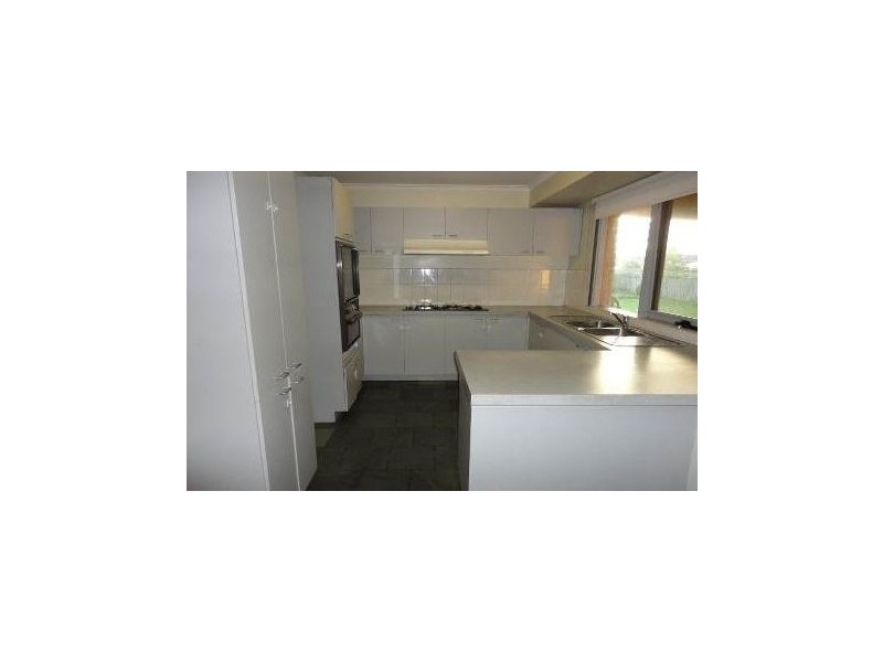 7 Stone Court, Cranbourne North VIC 3977