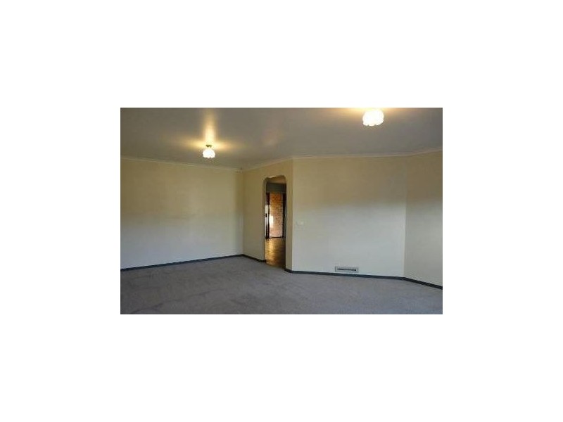 7 Stone Court, Cranbourne North VIC 3977