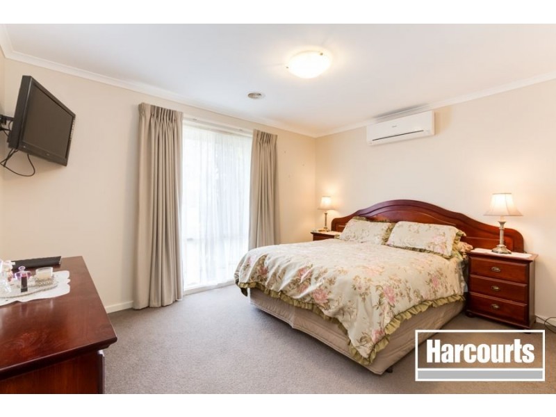 5 Clairmont Avenue, Cranbourne VIC 3977