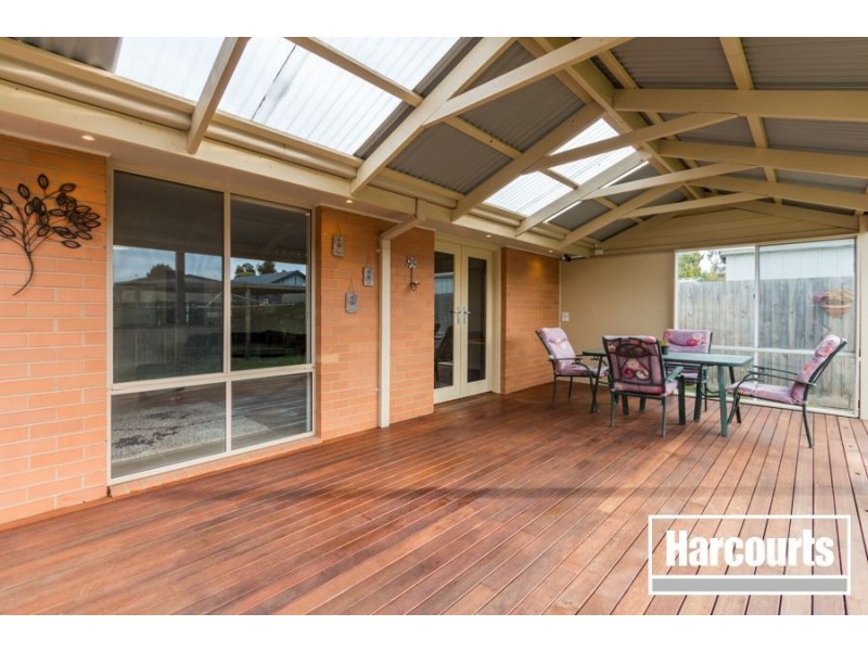 5 Clairmont Avenue, Cranbourne VIC 3977