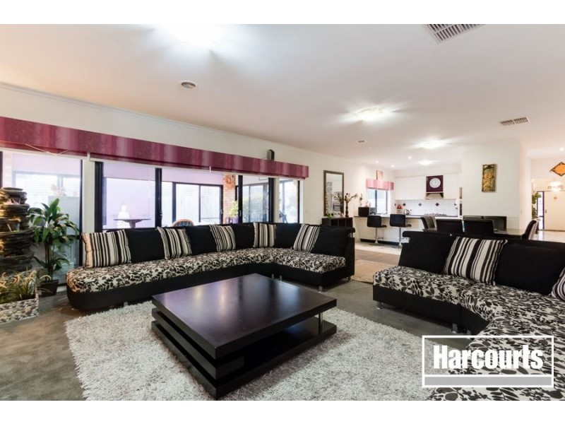 9 Rowcroft Avenue, Lynbrook VIC 3975