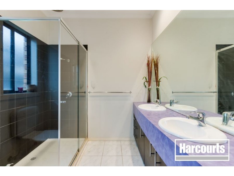 9 Rowcroft Avenue, Lynbrook VIC 3975