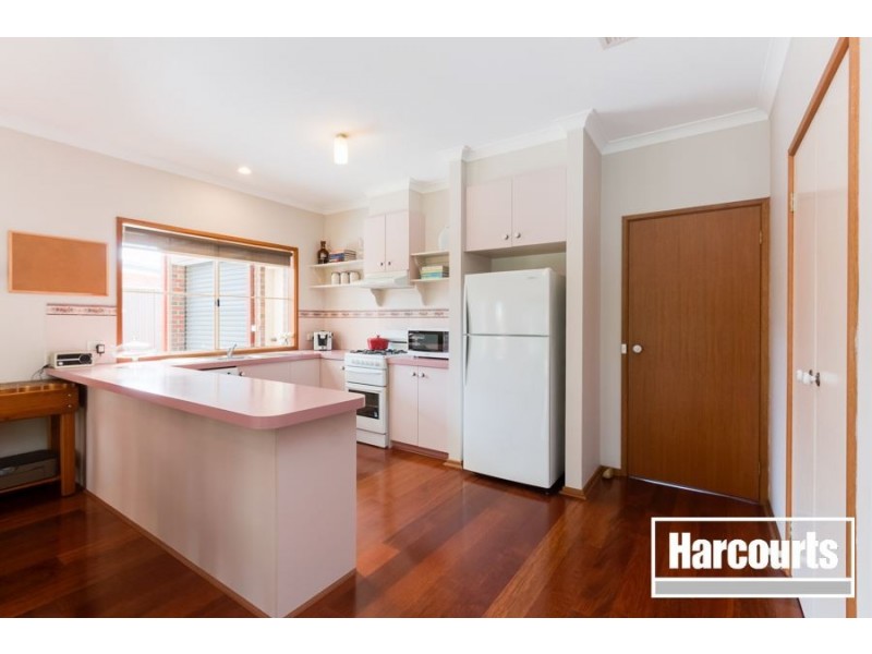 11 Lawless Drive, Cranbourne North VIC 3977
