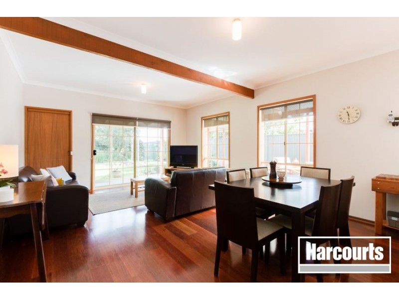 11 Lawless Drive, Cranbourne North VIC 3977