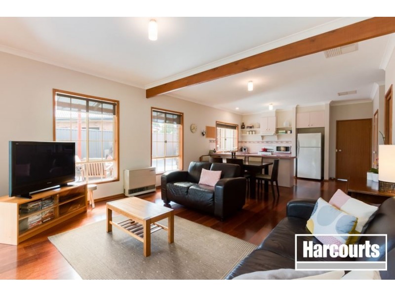 11 Lawless Drive, Cranbourne North VIC 3977