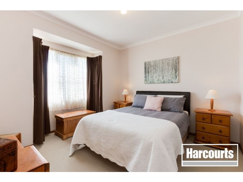 11 Lawless Drive, Cranbourne North VIC 3977