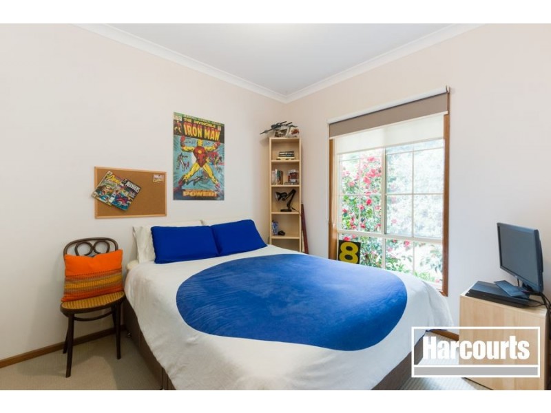 11 Lawless Drive, Cranbourne North VIC 3977