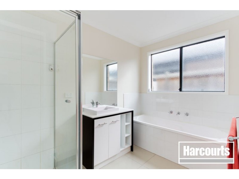 110 William Thwaites Boulevard, Cranbourne North VIC 3977