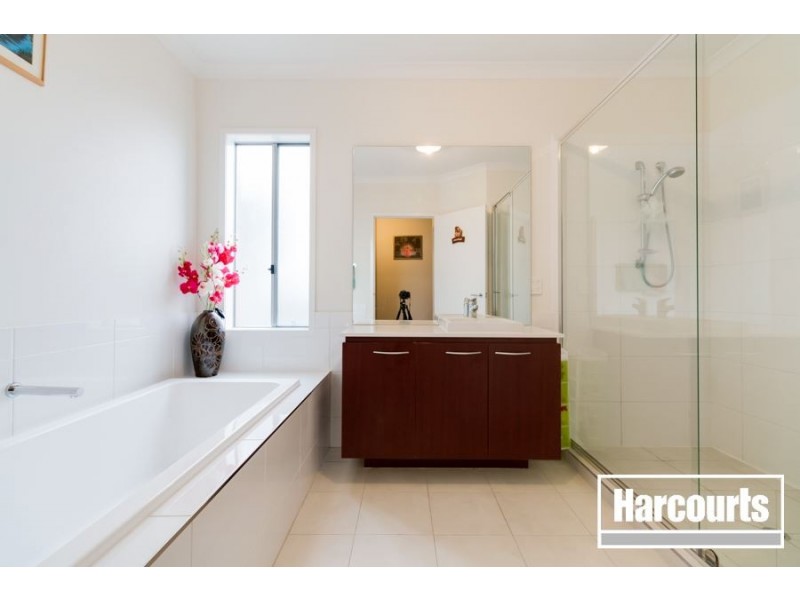 1 Statesman Circuit, Cranbourne East VIC 3977