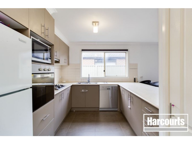 87 Broad Oak Drive, Cranbourne East VIC 3977