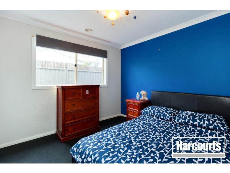 87 Broad Oak Drive, Cranbourne East VIC 3977