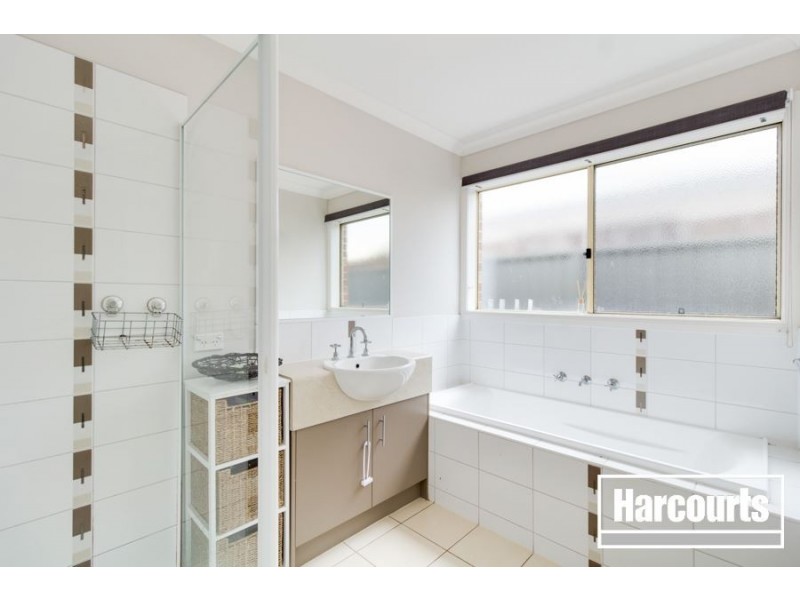 87 Broad Oak Drive, Cranbourne East VIC 3977