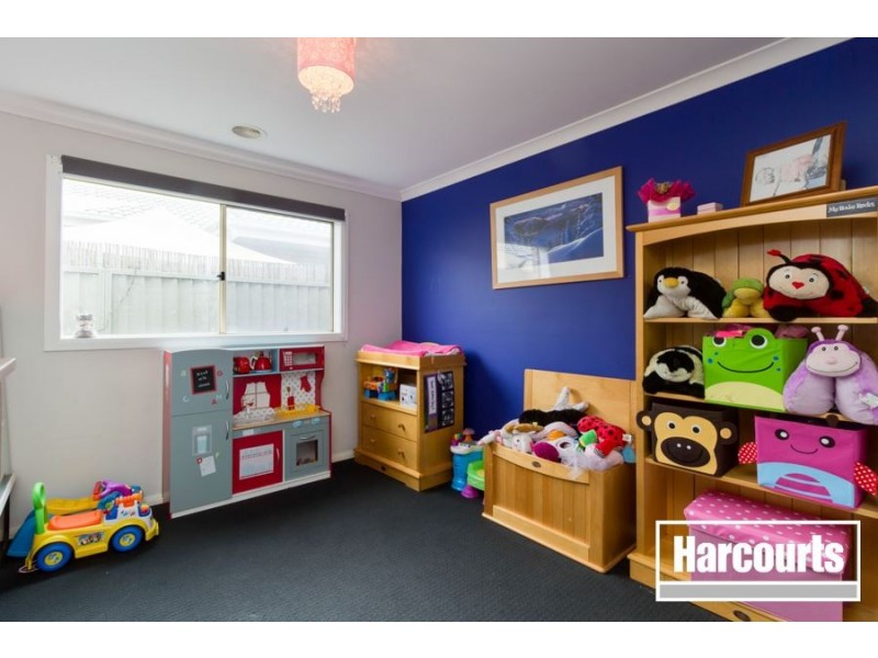 87 Broad Oak Drive, Cranbourne East VIC 3977