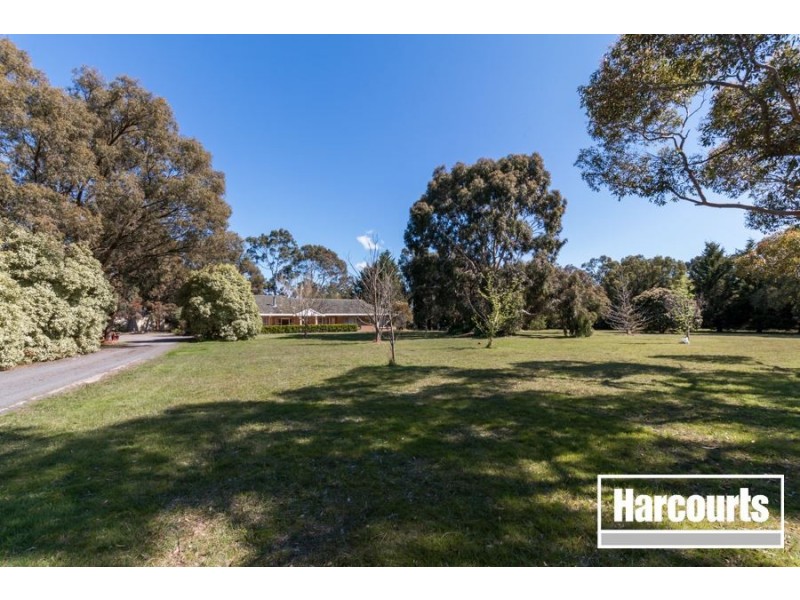 11 Maywood Road, Cranbourne South VIC 3977