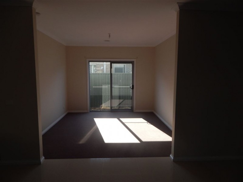 11 Howden Street, Cranbourne East VIC 3977