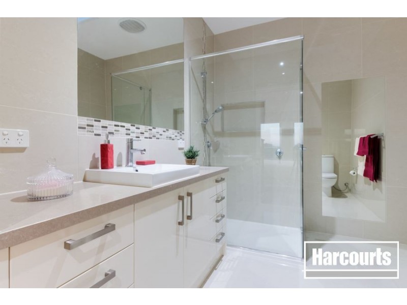 26 Skyline Way, Berwick VIC 3806