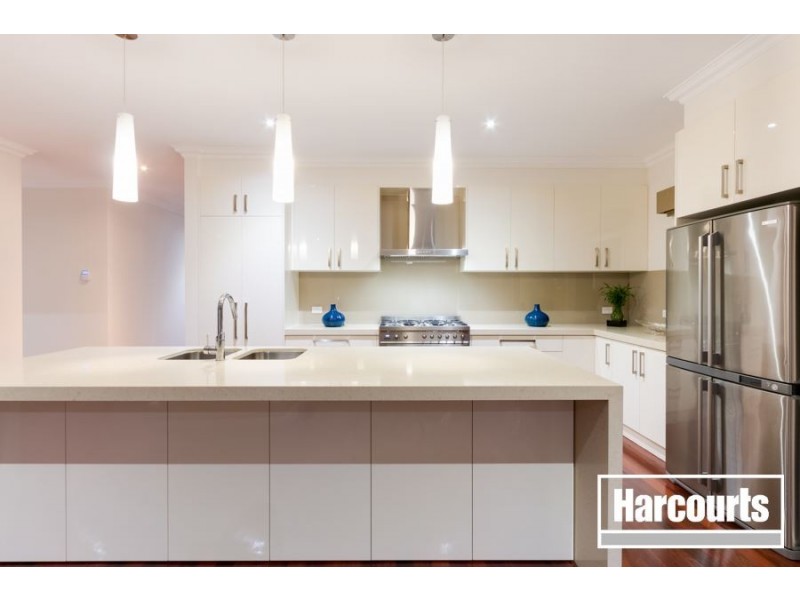 26 Skyline Way, Berwick VIC 3806