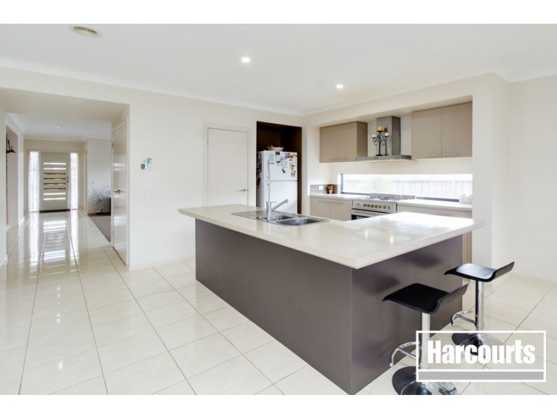 1 Bushranger Boulevard, Cranbourne East VIC 3977