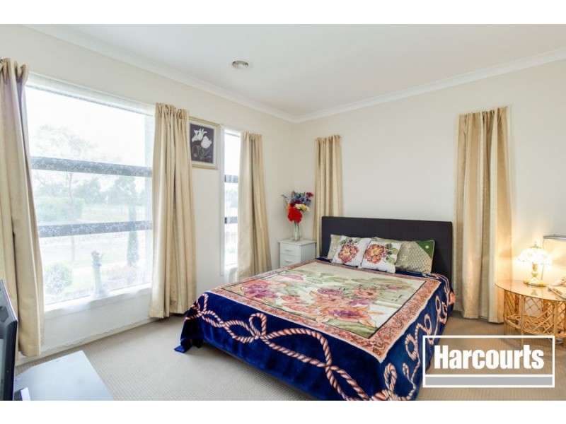 1 Bushranger Boulevard, Cranbourne East VIC 3977