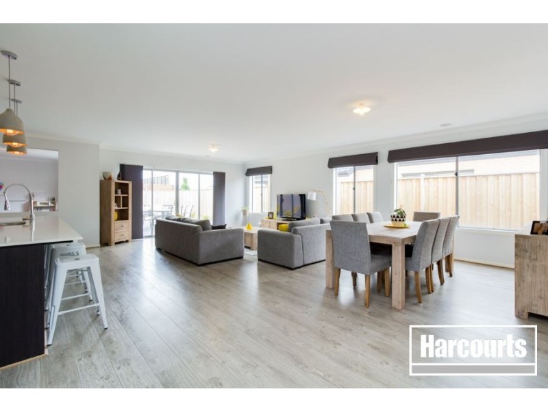 19 Freshfields Drive, Cranbourne North VIC 3977