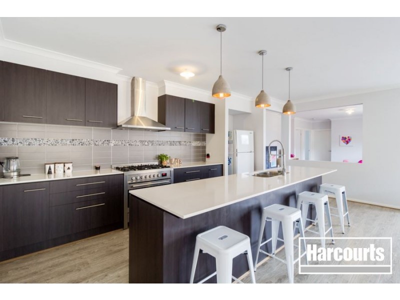 19 Freshfields Drive, Cranbourne North VIC 3977