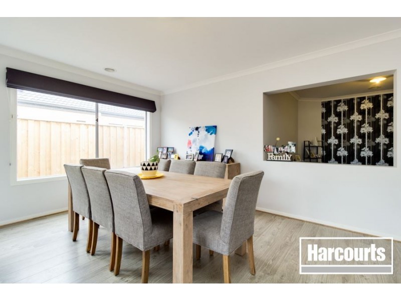 19 Freshfields Drive, Cranbourne North VIC 3977