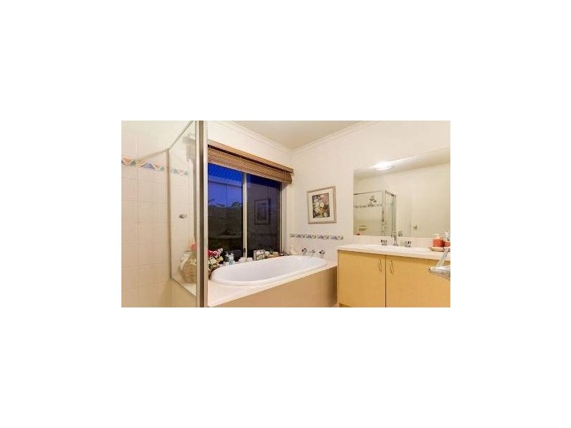 185 Monahans Road, Cranbourne West VIC 3977