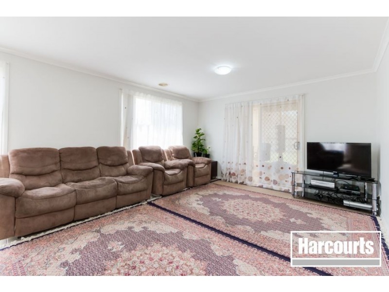 6 Providence Drive, Cranbourne West VIC 3977