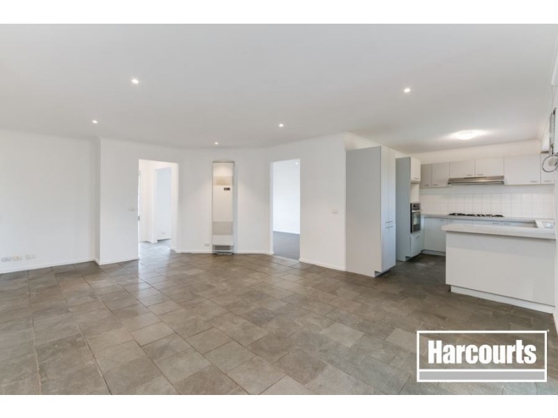 7 Stone Court, Cranbourne North VIC 3977