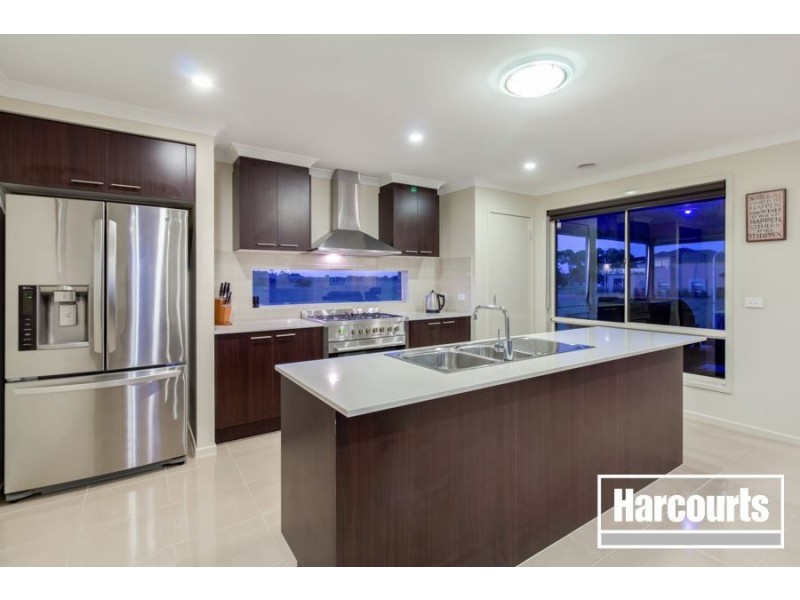 2 Bimberry Circuit, Clyde VIC 3978