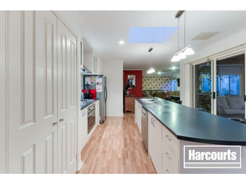 30 Scotsdale Drive, Cranbourne East VIC 3977