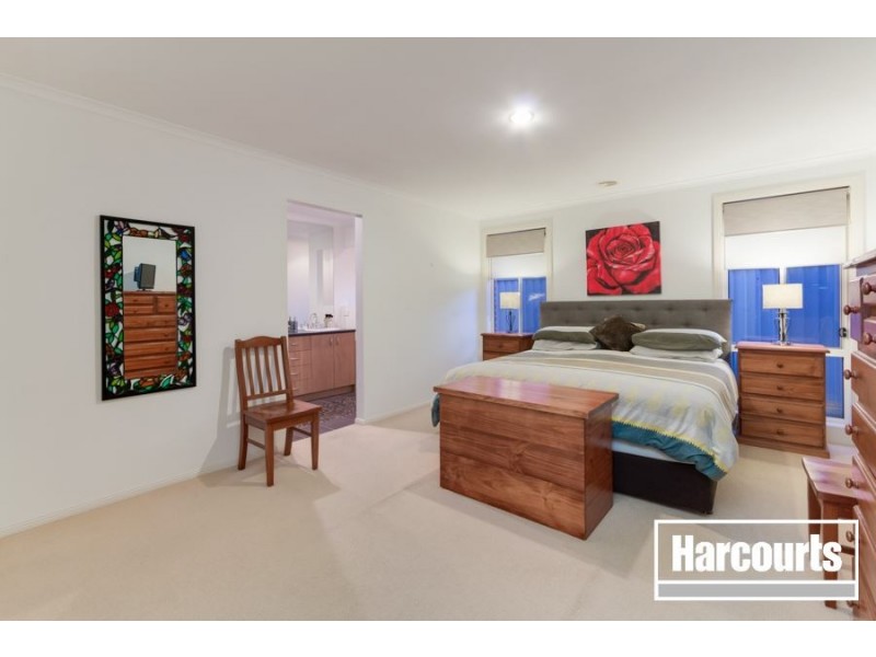30 Scotsdale Drive, Cranbourne East VIC 3977