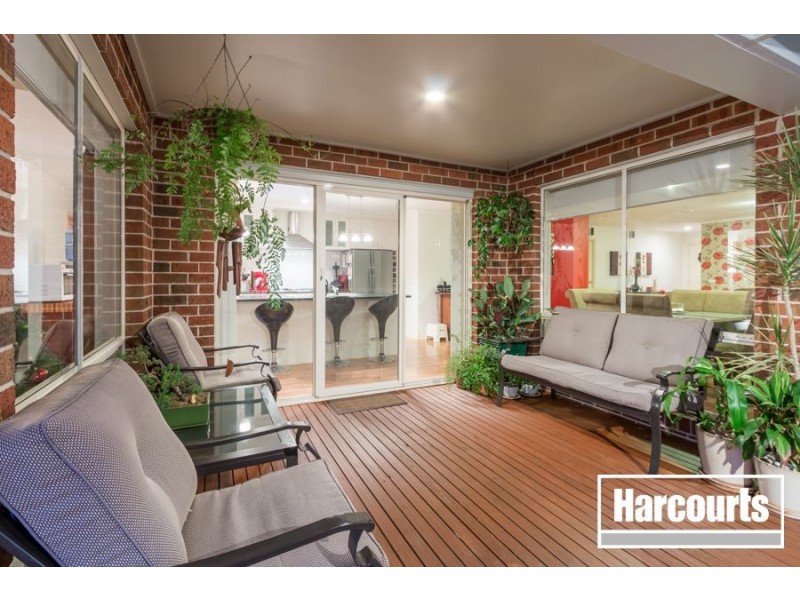 30 Scotsdale Drive, Cranbourne East VIC 3977