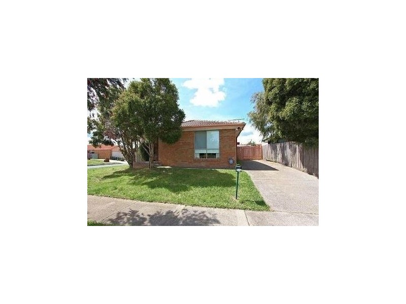 1/2 Filomena Court, Cranbourne North VIC 3977