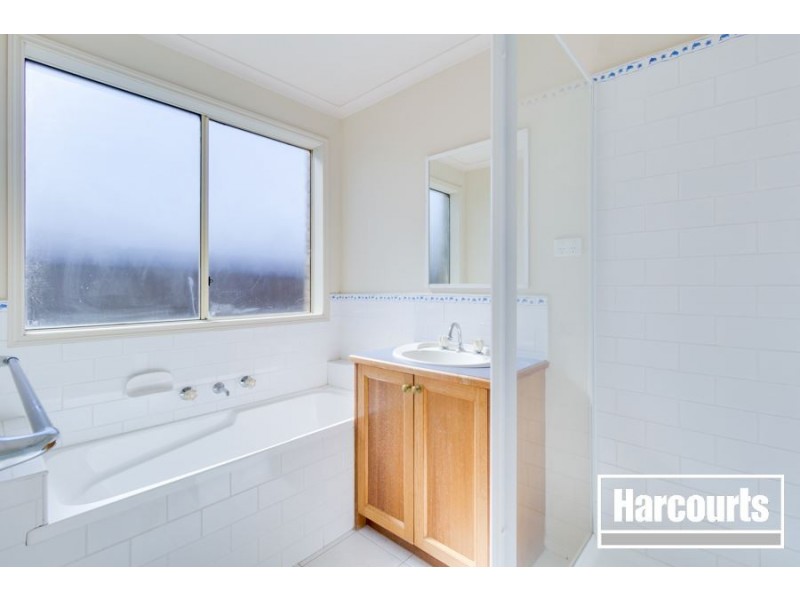 6 Butterwick Terrace, Cranbourne East VIC 3977
