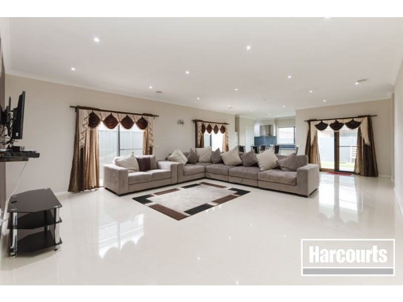 13 Howden Street, Cranbourne East VIC 3977